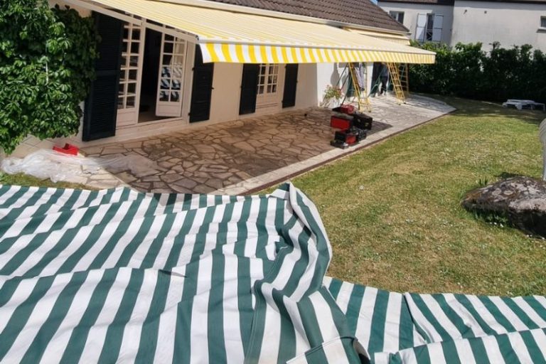 La Fermeture Melunaise change la toile de votre store banne